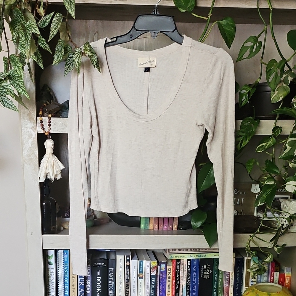 Universal Thread Ribbed Crop